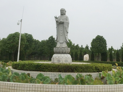 墓區(qū)